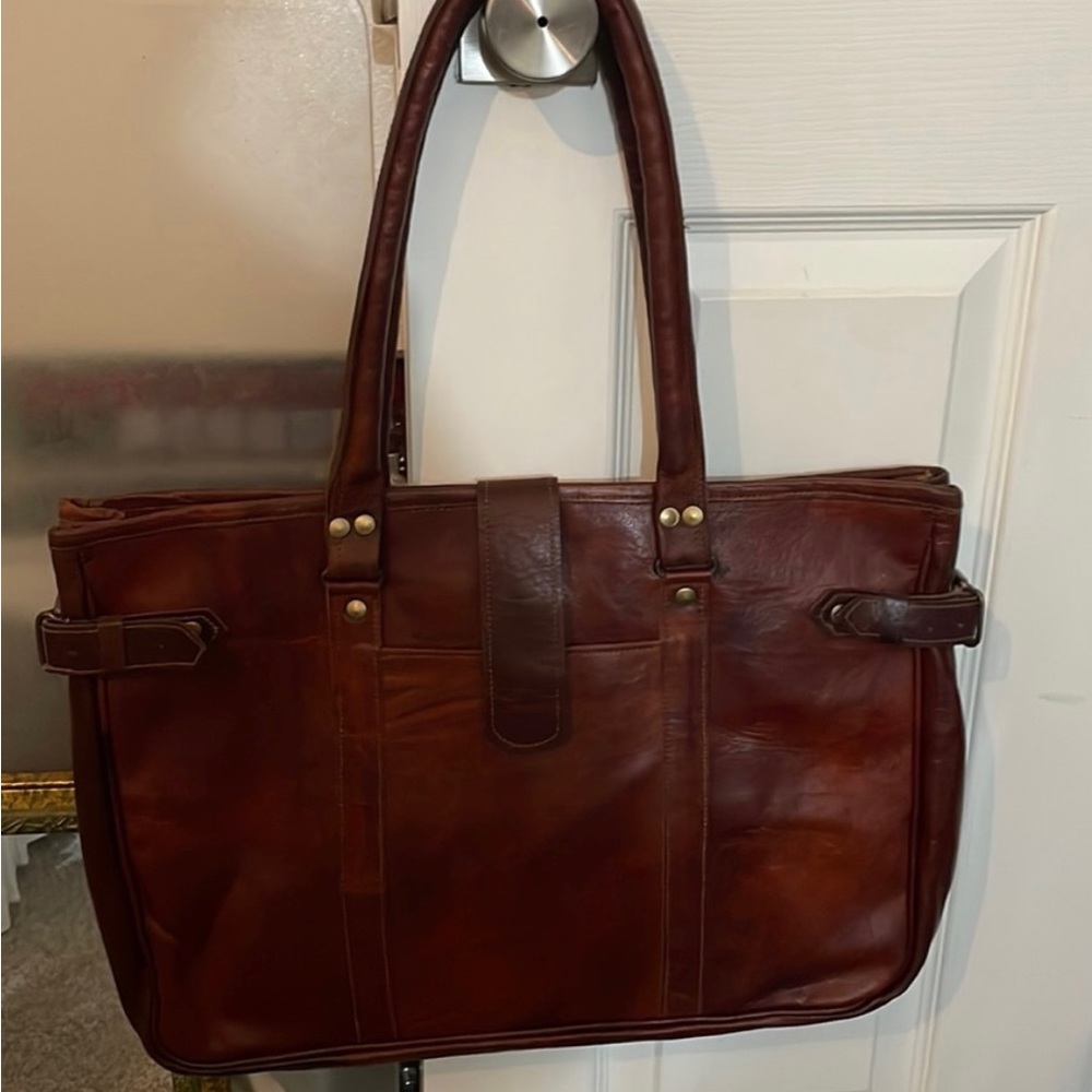 Leather laptop bag tote Brass hardware 2 inner zip pockets 18 wide 12 high